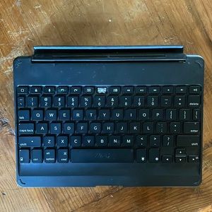 Zagg Bluetooth IPad keyboard